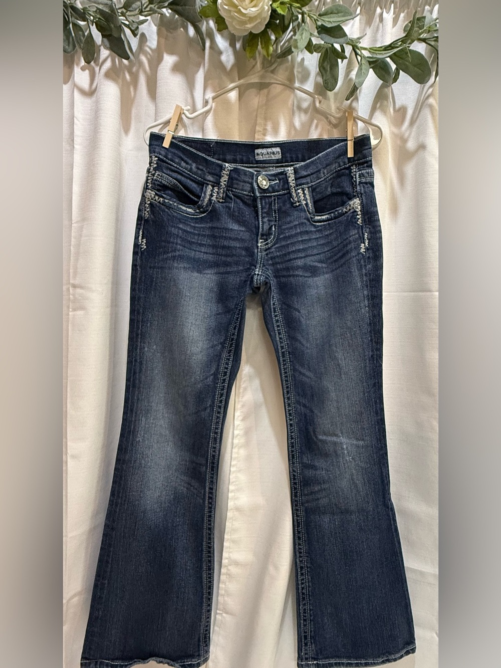 👖Daytrip Aquarius Embroidered Bootcut Jeans 29S